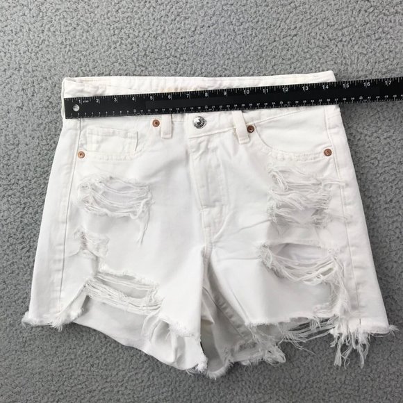 AMERICAN EAGLE Size 6 Highest Rise Distressed White Baggy Cut Off Shorts - Picture 15 of 16